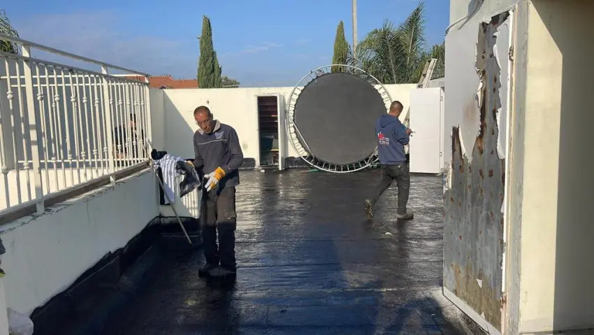 איטום מרפסות — למה זה קריטי ואיך מבצעים נכון